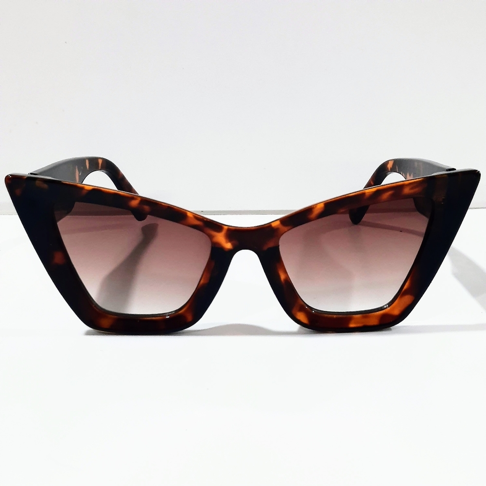 Thick Leopard Print Oversized Cat Eye Fashion Sunglasses For Women